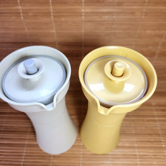 Tupperware Oil & Vinegar Cruet Set Almond Yellow Salad Dressing Container - Picture 2 of 10